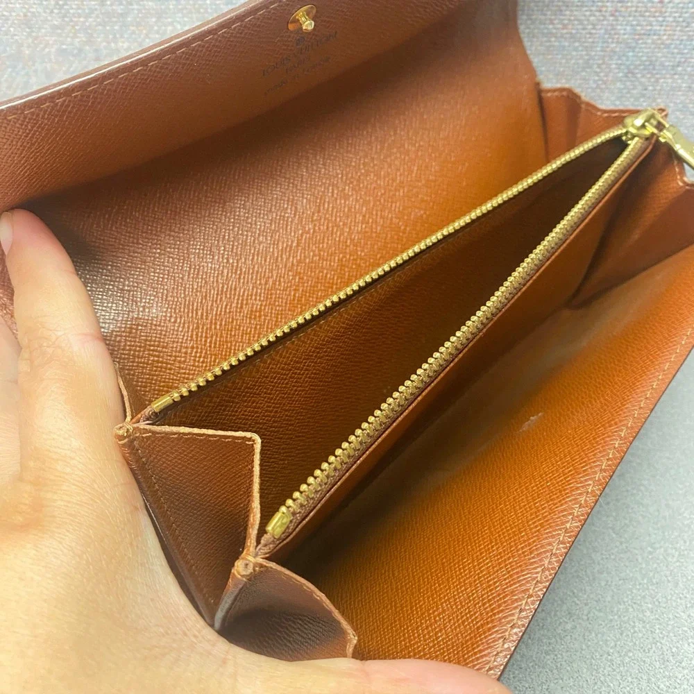 Louis Vuitton or organizing material